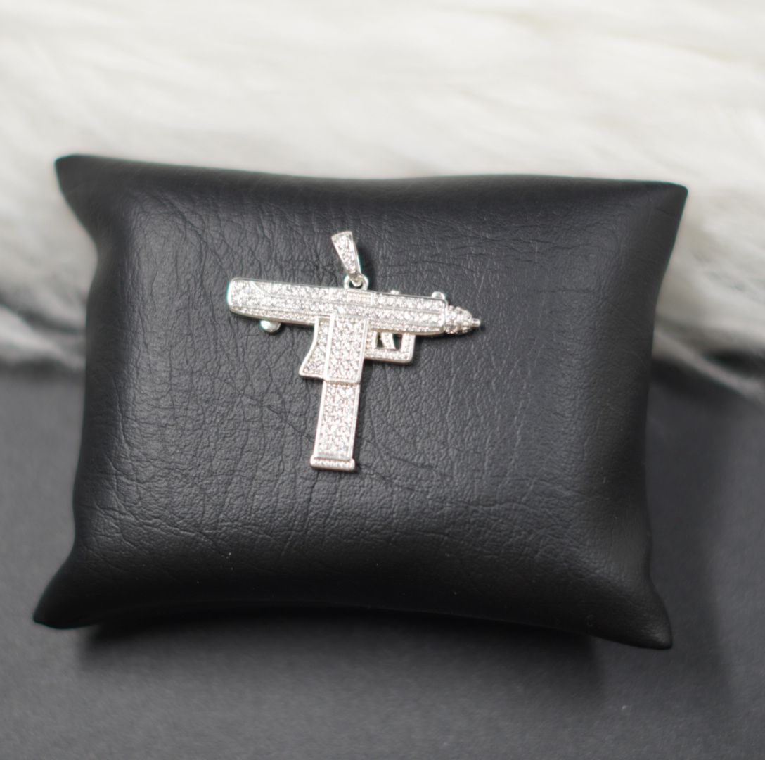 Miniatura 3 de DIJE PISTOLA UZI PLATEADA PIEDRAS BLANCA